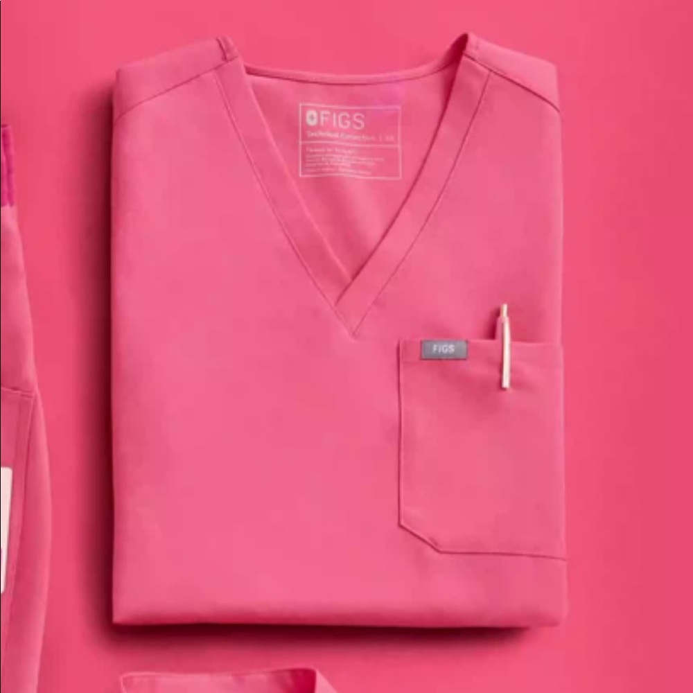 FIGS Catarina One-Pocket Scrub Top- S/Neon Pink